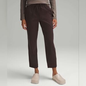 Lululemon Tapered-Leg Mid-Rise Pant 7/8 Length *LuxtremeEspresso